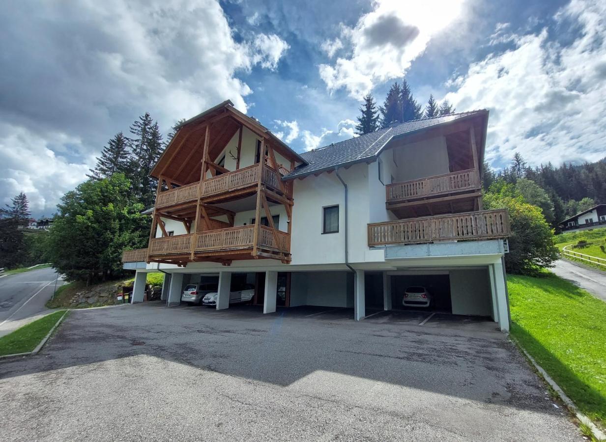 Alpenflair - Charming Ski-To-Door Apartment Bad Kleinkirchheim Exterior foto